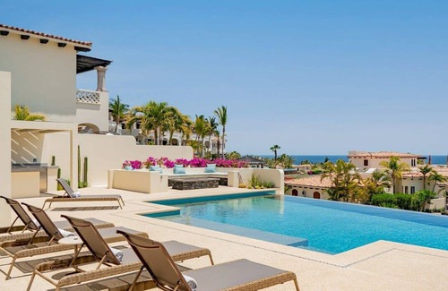 Buzzards Villa | Scenic Ocean view, Infinity Pool & Beach Access