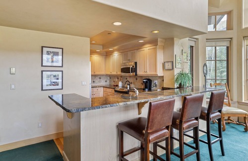 Beaver Creek Condo | Scenic Penthouse Condo for 10, Ski In at Pines Lodge! by RedAwning