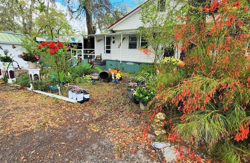 Webster House | Scenic relax place in Webster