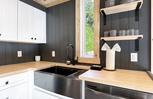 Summerville House | Scenic Retreat