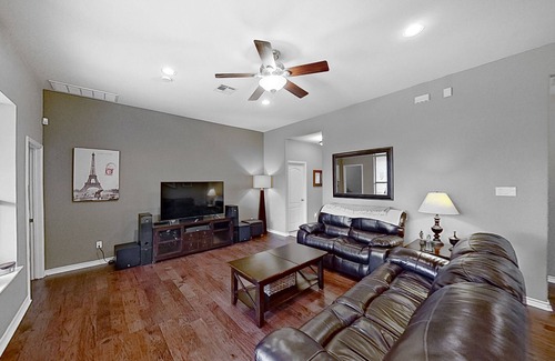 Apache Shores House | Scenic retreat with fenced yard, patio, central AC, & washer/dryer