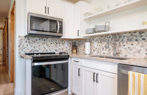 Philipsburg Apartment | Scenic Ridge Retreat