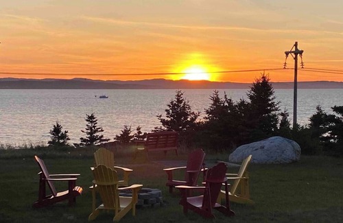 Conception Bay South House | Scenic Seal Cove Nature Retreat |Hot Tub|ATV Trail