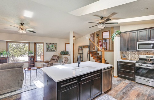 Rapid City House | Scenic & Serene Rapid City Getaway on 1 1/2 Acres!