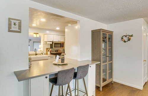 South Ogden House | Scenic South Ogden Getaway: BBQ, Fire Pit, & Gym