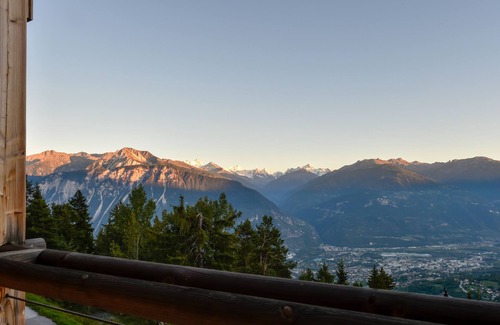 Crans-Montana Ski Chalet | Scenic Sport Fit Chalet, very close to the slopes