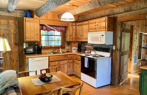 Stonebridge House | Scenic Summit - Todd, NC