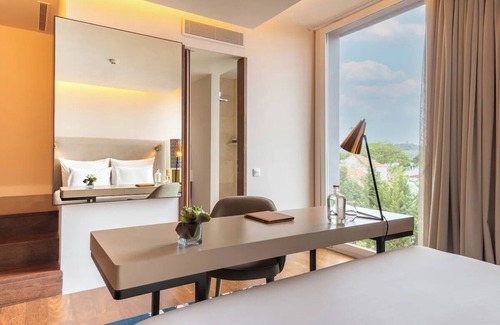 Belem Hotel | Scenic Tower View Stay w/ Outdoor Pool & Terrace Dining | Free Parking in Belém
