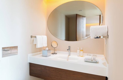 Belem Hotel | Scenic Tower View Stay w/ Outdoor Pool & Terrace Dining | Free Parking in Belém