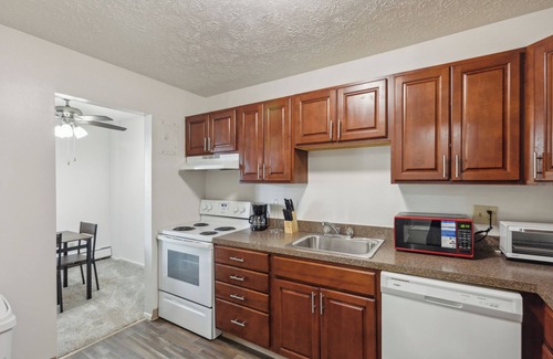 Parma Apartment | Scenic towers 3102 I Cozy & Comfy I Free Parking