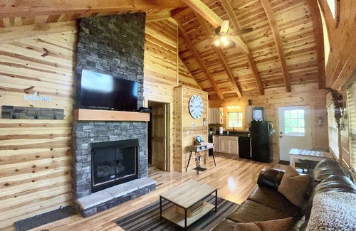 Logan Cabin | Scenic View in Hocking Hills! - The Nest