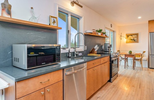 Naples House | Scenic Views | Pet Friendly | Newly Renovated | Pond