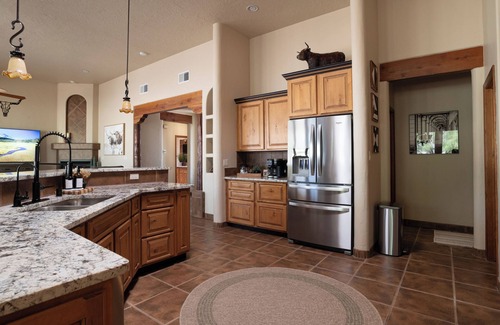 Alamogordo House | Scenic Vista with Game Room and Putting Green