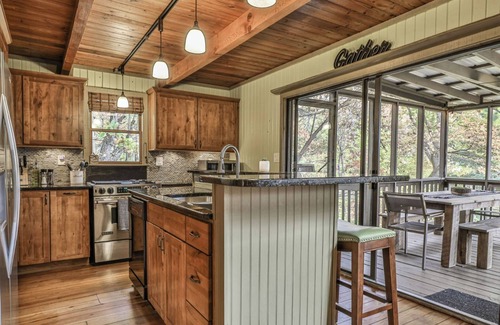 Big Canoe House | Scenic Vistas, Family Cookouts, Fireside Sips, Foosball Tournaments & Golf Swings - Good Times