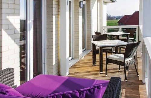Wremen Apartment | Schöne Ferienwohnung mit Sauna und Tollem, Großem Balkon mit Blick zum Deich