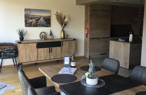 Weywertz Apartment | Schöne Neue Wohnung im Zentrum von Weywertz
