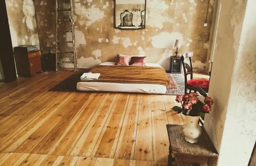 Schoeneberg Apartment | Schöneberg Holiday Flat & Art Gallery