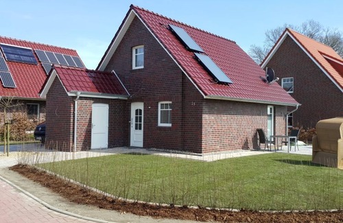 Tannenhausen House | Schönes Ferienhaus mit Privatstrand am Badesee