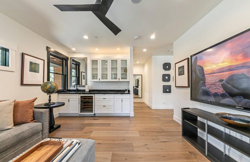 Truckee House | Schaffer's Mill Golf, Ski & Tahoe 5Br 5Bt Mountain Retreat w Club Amenities