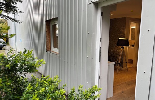 Kleinmorsum Apartment | Schickes Kleines 1-zimmer-appartement im Erdgeschoss. 24qm für 2 Personen