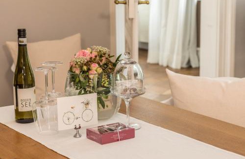 Immenstaad am Bodensee Apartment | Schloss Kirchberg - Rosé