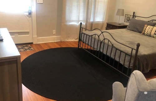 Schnitzelburg House | Schnitzelburg 3 Bedroom - Walk to bars, food!