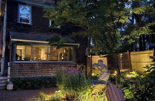 College Hill Apartment | Scholar’s Retreat on College Hill-Steps to Brown & RISD