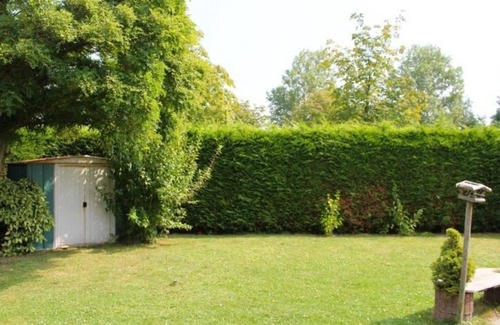 Breskens House | Schoneveld 183 of type Duinroos located at the Schoneveld holiday park is built as a 4 under a roof House and is very practical and cosy. The House is particularly suitable for 1 to 4 people.