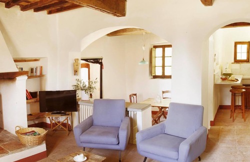 Gello House | School House