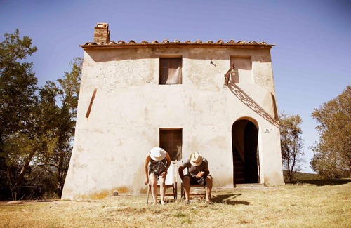 Gello House | School House