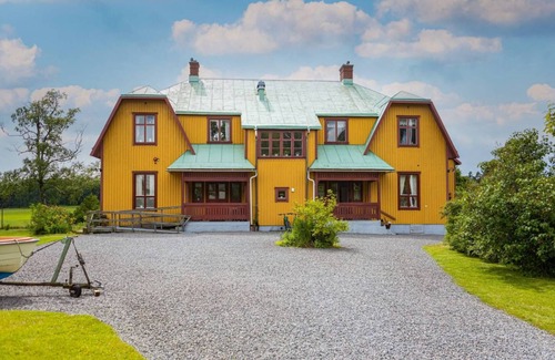 Animskog Apartment | School on the lake: 215m² - 5 bedrooms. - 2 bathrooms