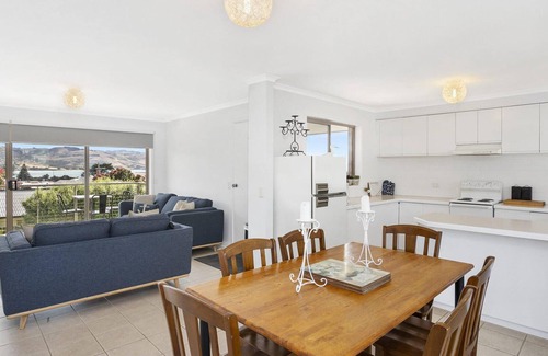 Apollo Bay Apartment | Schram - Views Over Apollo Bay, Ocean, Beach & Otways