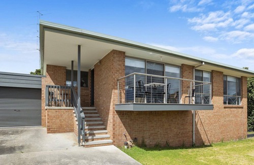 Apollo Bay Apartment | Schram - Views Over Apollo Bay, Ocean, Beach & Otways