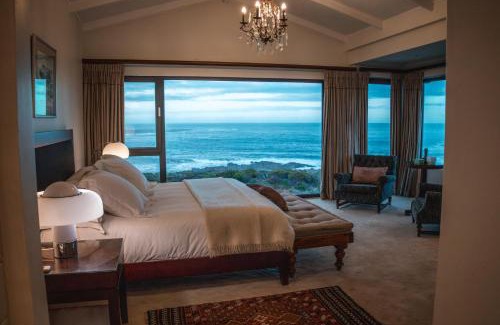 Sandbaai Hotel | Schulphoek Seafront House
