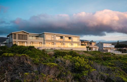Sandbaai Hotel | Schulphoek Seafront House