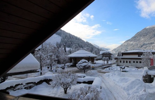 Untertschern Apartment | Schwalbennest Chalet - CHALET SCHWALBENNEST