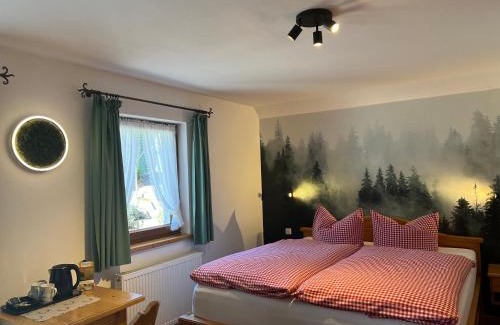 Neuglashutten Apartment | Schwarzwald-Hotel Kraeutle