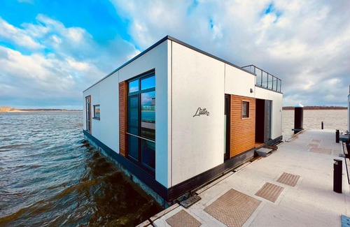 Ribnitz House | schwimmendes Haus Lütte
