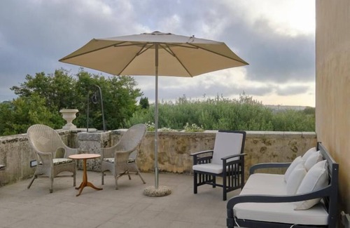 Ragusa Villa | Scifazzo, ancient Sicilian villa with pool