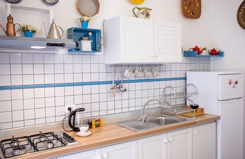Ruggero Settimo Apartment | scirocco house apartment located in the heart of Palermo, accessible by car