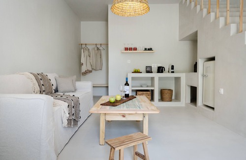 Monolithos Apartment | Scorpios Beach Santorini