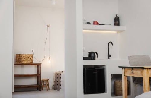 Monolithos Apartment | Scorpios Beach Santorini