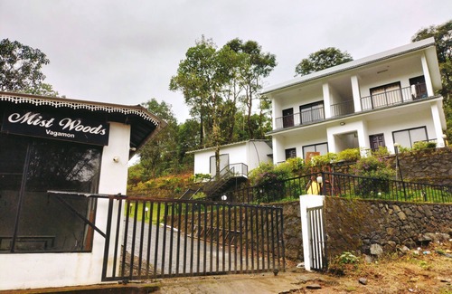 Vagamon Resort | Scotland of Kerala better than munnar and Thekkady It's tea estate gate vagamon