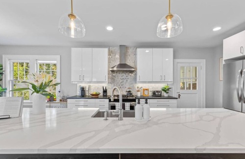 Lindley Park House | Scott Luxe Villa | HotTub, FirePit, Pool, Billiards, Ping Pong