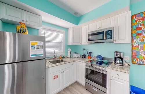 Downtown Apartment | Scott's Cottage - Truman @ Duval | Perfect Location! Ideal for Solos &Couples