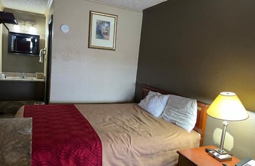 Hurricane Mills Hotel | Scottis inns