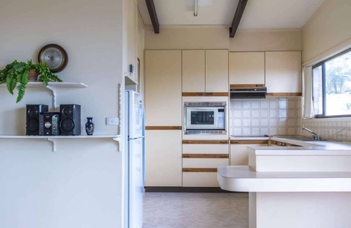Mollymook Beach Apartment | Scotts Ocean View Sum