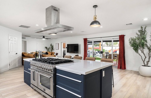 La Paz At Desert Springs House | Scottsdale 7-BR Oasis: Speakeasy, Pickleball, Golf