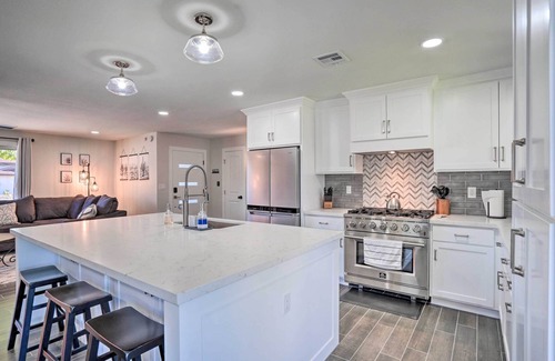 Park Scottsdale Four House | Scottsdale Home w/Putting Green, 3 Mi to Old Town