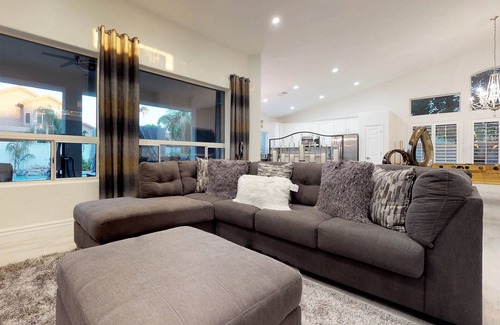 Arabian Crest House | Scottsdale home with private pool, hot tub & grill - near shopping